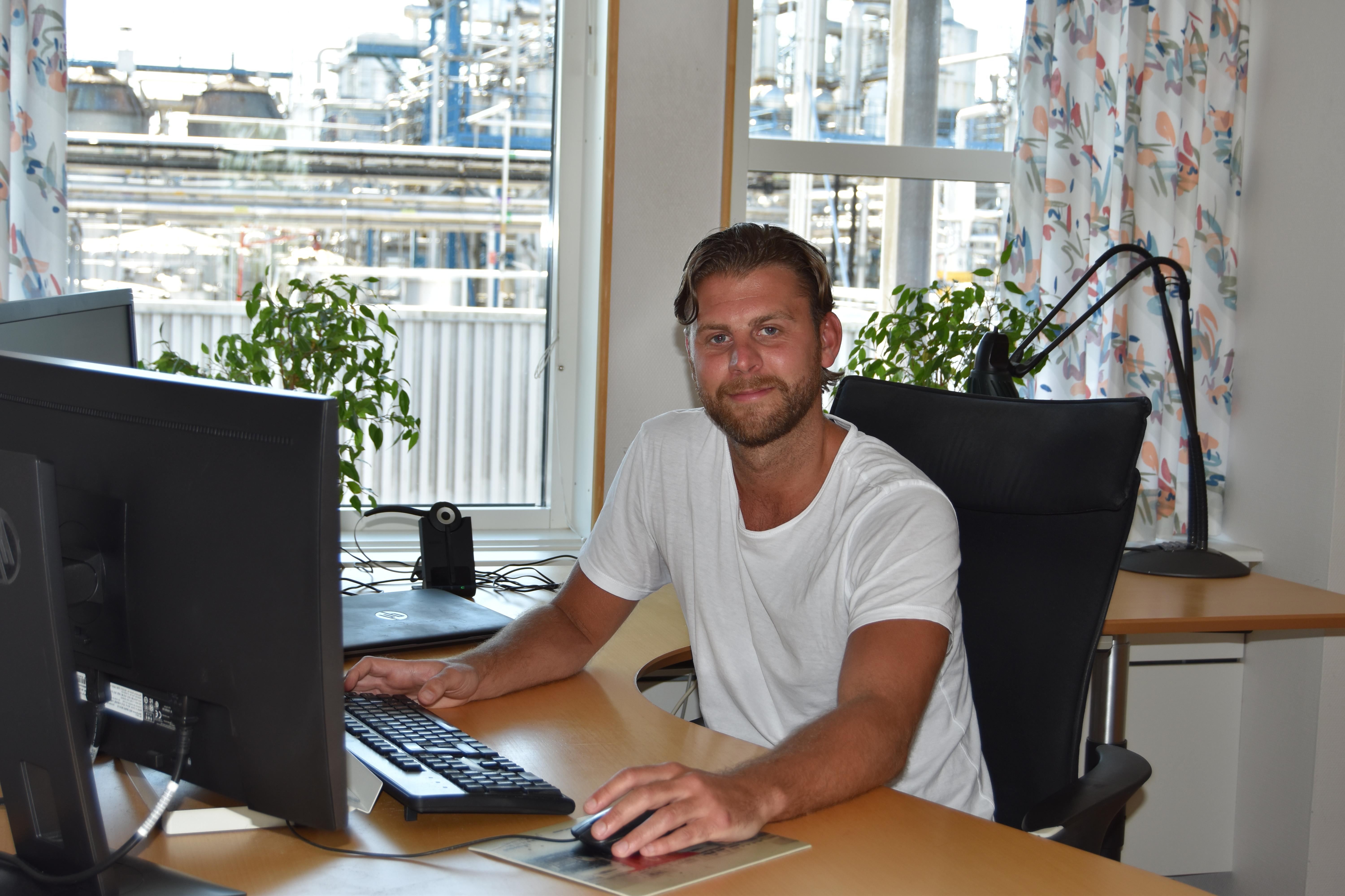 Per Andersson at his desk 